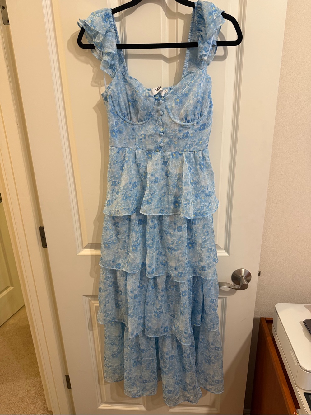 ASTR the label mid summer floral print blue tiered ruffle dress, size small.